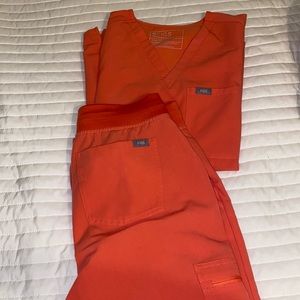 Women’s figs scrub set